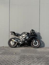 Yamaha R6 2020 Nera Opaca - Öhlins, Brembo, Arrow