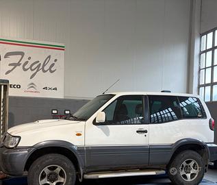 NISSAN TERRANO 2.7  ANNO 2005 GANCIO E VERICELLO