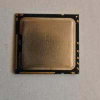CPU  Intel i7 920 2.66 gHz LGA 1366 + ventola