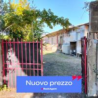 CASA RURALE CIRCONDATA DA GIARDINO