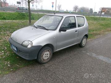 Auto Fiat 600