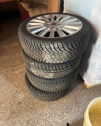 4 cerchi da 17 più gomme