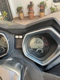 Yamaha X-Max 250 Momodesign