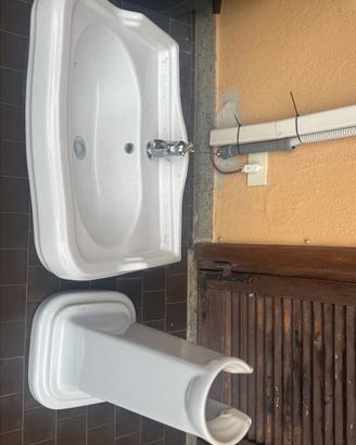 Lavandino con colonna bagno