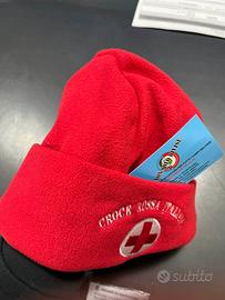 Zuccotto papalina in pile croce rossa taglia unica