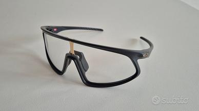 OCCHIALI OAKLEY RSLV FOTOCROMATICI