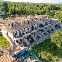 Lariano: appartamento bilivello con terrazzo