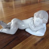 Statuina Bambino su cuscino Lladró