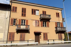 2 LOCALI A IVREA