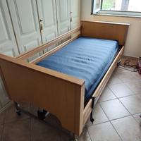 Letto per anziani motorizzato con telecomando