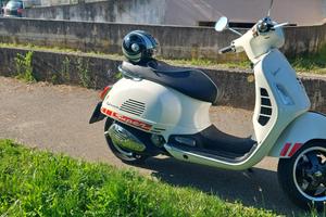 Vespa GTS 300super