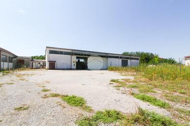 CAPANNONE A CANNETO SULL'OGLIO