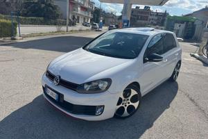 Volkswagen Golf GTI 2.0 TSI 5p.
