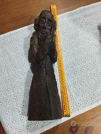 Statuetta artigianale in legno