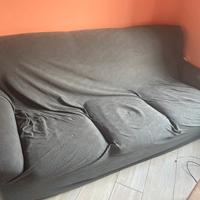 Divano tre posti