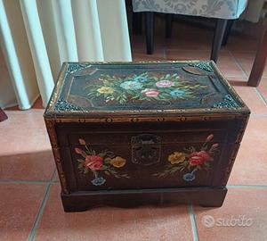 Piccolo baule dipinto a mano misura L35cm LARG.25c