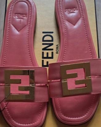 Ciabattine Fendi