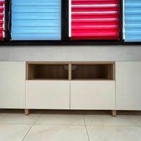 Mobile Ikea personalizzato con ante e cassetti