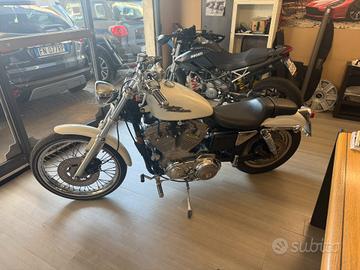 Harley-davidson 883 Sportster Custom