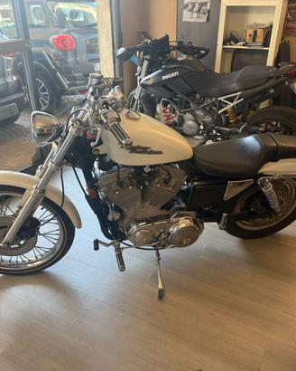 Harley-davidson 883 Sportster Custom