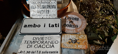 Varie insegne stradali- pubblicitarie - varie