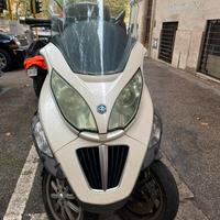 Piaggio MP3 300 ibrido