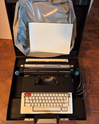Macchina da scrivere Olivetti 36c