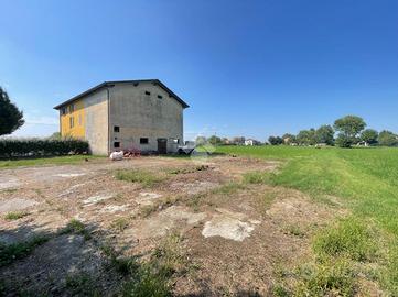 RUSTICO A CASTELNOVO DI SOTTO