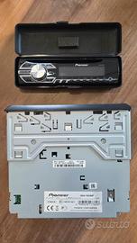 Autoradio Pioneer con lettore CD e ingresso AUX