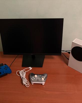 Xbox serie s + schermo aoc + sedia gaming + 2 cont