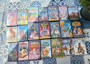 Lotto 21 videocassette VHS e DVD, Disney e WB