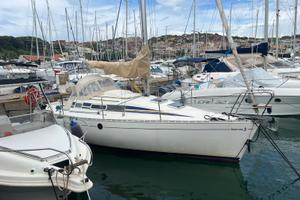 Benetau First 285 natante