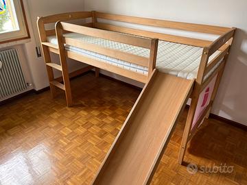 Letto a soppalco con scivolo