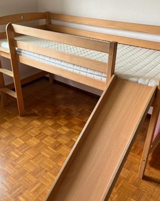Letto a soppalco con scivolo