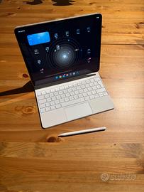 iPad Air 13" M2 128GB Wi-Fi + Magic Keyboard + App