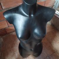 manichino donna nero