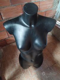 manichino donna nero