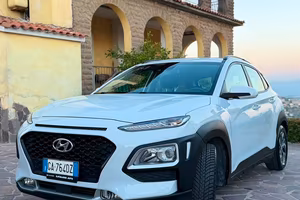 Kona hybrid  54.000 km perfette condizioni
