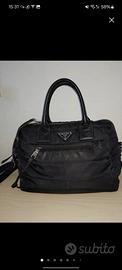 prada borsa modello bomber