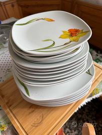 Set 19 piatti 6 tazzine