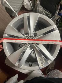 4 cerchi nuovi mai usati 