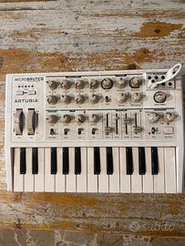 Arturia Microbrute SE bianco con sacca e preset