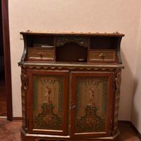 Mobile legno dipinto motivi floreali