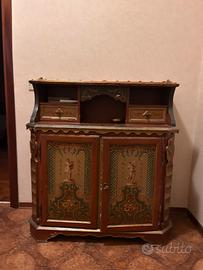 Mobile legno dipinto motivi floreali