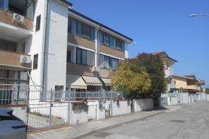 3 LOCALI A COMACCHIO