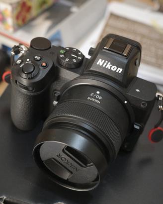 Nikon  Z5 corpo macchina 