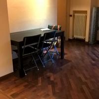 Grande tavolo allungabile nero legno massiccio