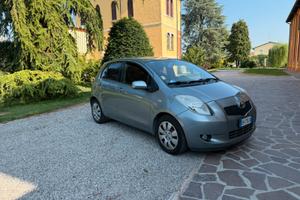 TOYOTA YARIS in ordine