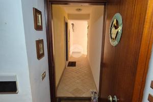 3 LOCALI A GIULIANO DI ROMA