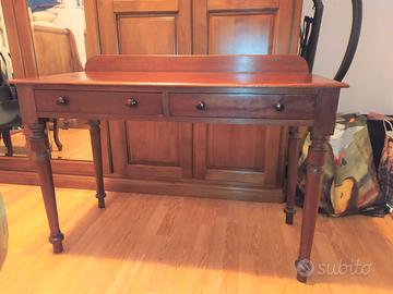 Piccolo scrittoio antico in mogano